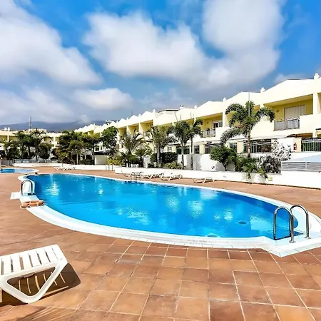 Oasis Fanabe Townhouse Apartment