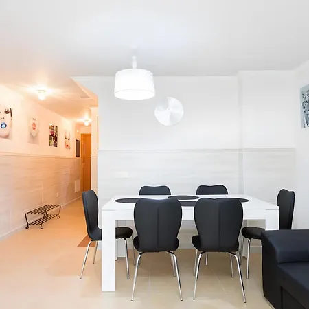 Oasis Fanabe Townhouse شقة *