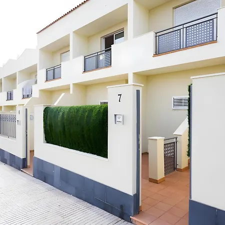 Oasis Fanabe Townhouse