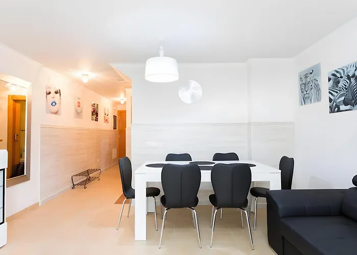 Oasis Fanabe Townhouse